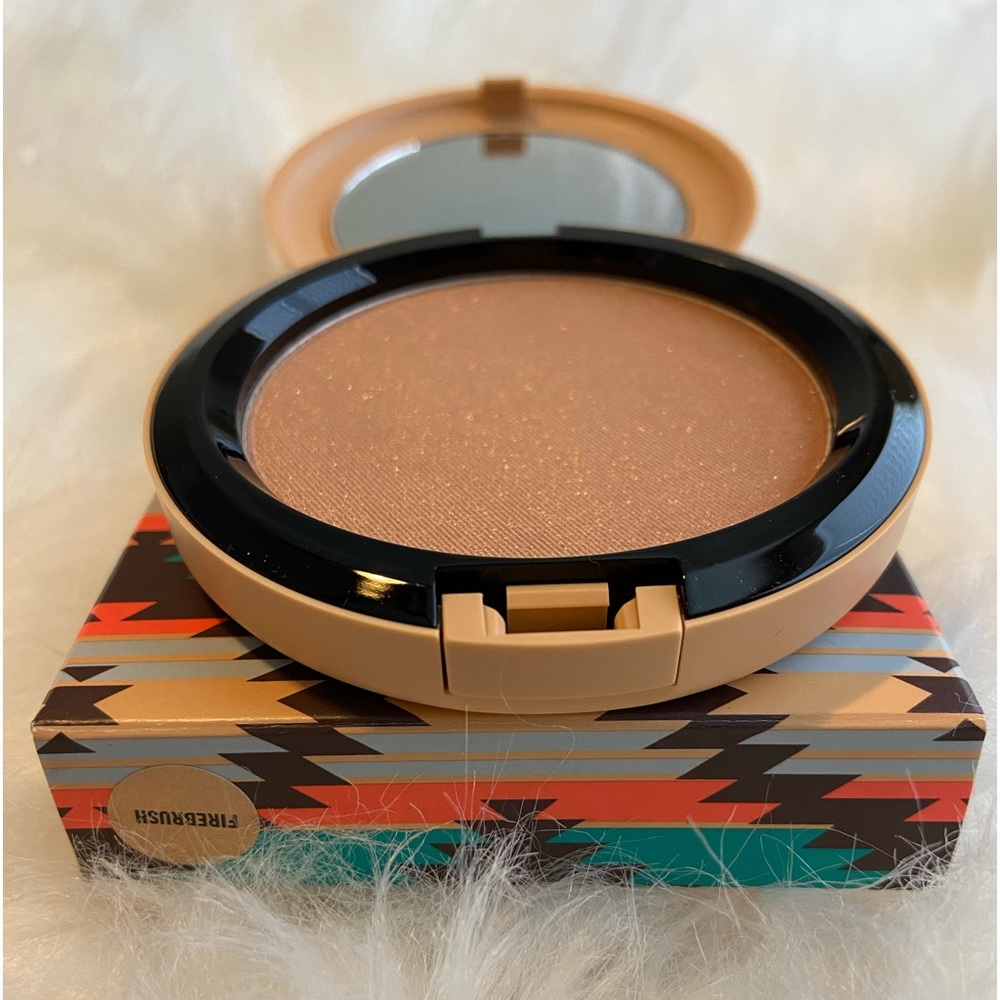MAC Cosmetics Powder